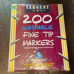 New box 200 fine tip markers